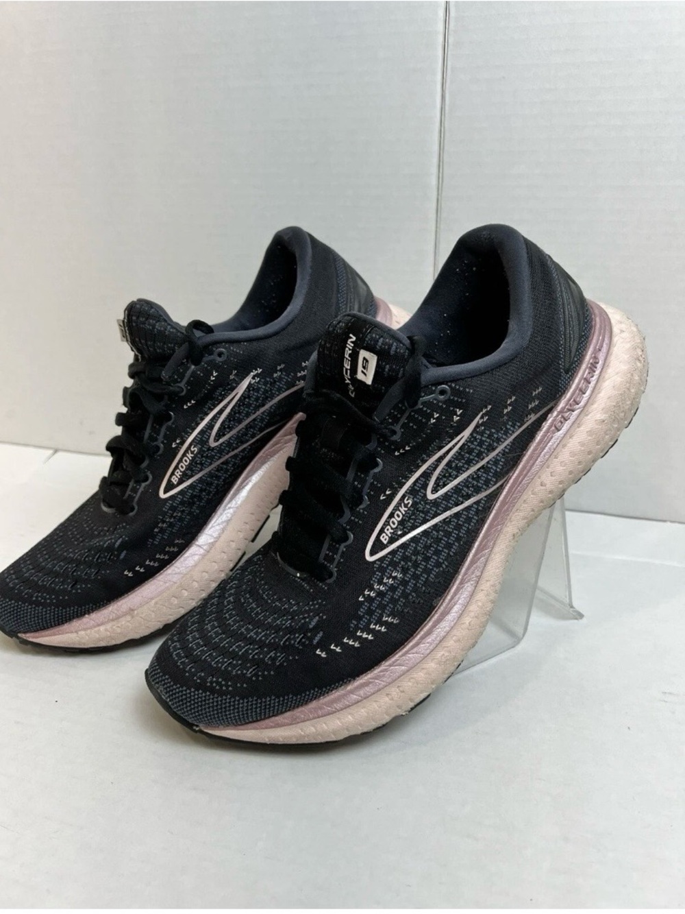 Brooks Womens Glycerin 19 Charcoal Pink Running Athletic Shoes Size 7 medium B